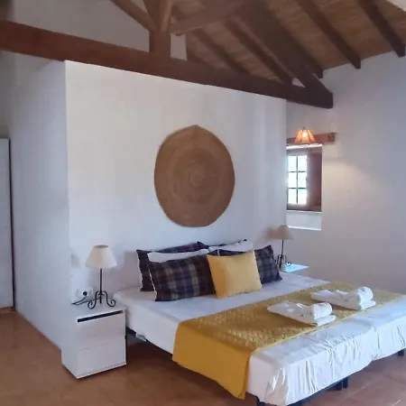 Cozy & Traditional In