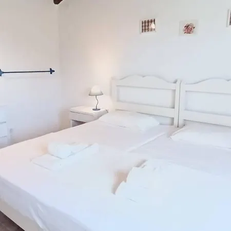 Cozy & Traditional In